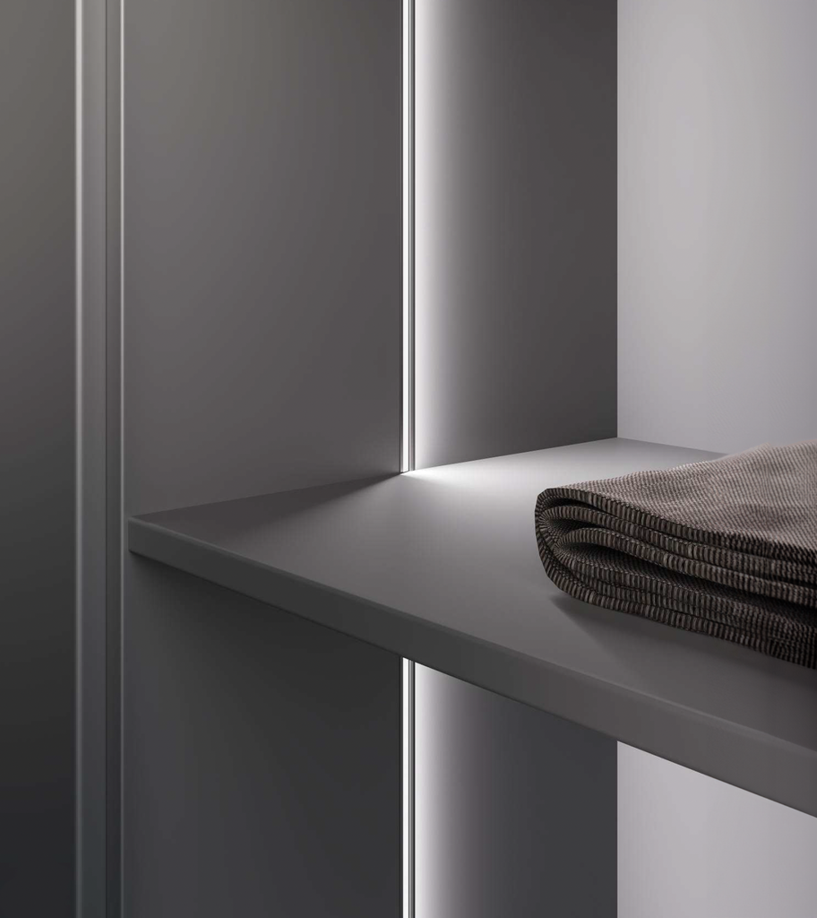 Moulure en aluminium avec diffuseur givré, 2.2 watts par pieds, modèle étroit encastrable